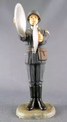 Elastolin - WW2 - Germans - Luftwaffe Fanfare Cymbals (Ref 10 260)