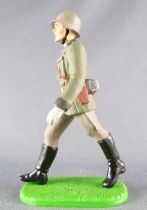 Elastolin - WW2 - Germans - Marching Officer (Ref 10 110)