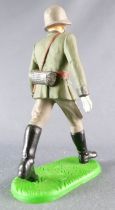 Elastolin - WW2 - Germans - Marching Officer (Ref 10 110)