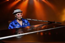 Elton John - NECA Retro figure - \ Live in \'76\  Deluxe set