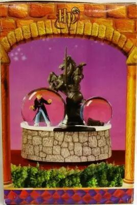 Enesco - Chess Player Ron Musical Waterball