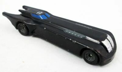 ERTL - Batman S�rie anim�e - Batmobile (loose)