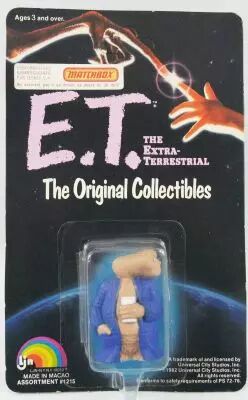 E.T. - LJN 1982 - Figurine PVC - E.T. avec peignoire et bi�re (sous blister)