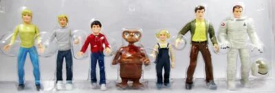 E.T. - Toys \'R\' Us Exclusive - Set de 7 figurines : E.T., Elliott, Gertie, Michael, Mary, L\'Homme aux Cl�s, Scientifique en scap