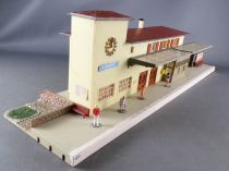 Faller B-103 Ho La Rochepot Country Station Built with Figures