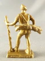 Figurine Publicitaire Caf&eacute; Martin La Vie au Grand Air n&deg; 04 Scout Portant un Fagot de Bois