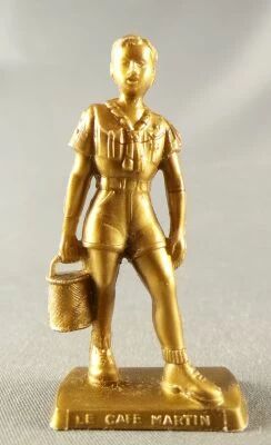 Figurine Publicitaire Caf� Martin La Vie au Grand Air n� 07 Scout Portant un Seau