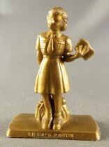 Figurine Publicitaire Caf&eacute; Martin La Vie au Grand Air n&deg; 13 Scoute Debout Livre &agrave; la Main