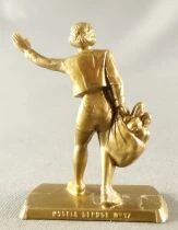 Figurine Publicitaire Caf&eacute; Martin La Vie au Grand Air n&deg; 17 Scoute Portant un Sac de Pain