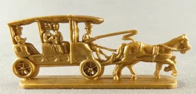Figurine Publicitaire Chocolat L. Moreuil La locomotion � travers les �ges Malle-Poste 1825 (dor�)