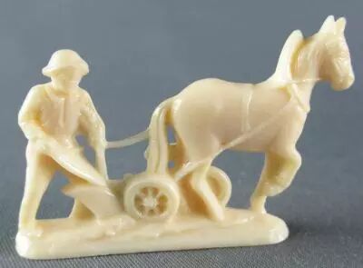 Figurine Publicitaire Le Baby l\'Aiglon - La Vie � la Campagne - Laboureur avec Charrue