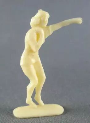 Figurine Publicitaire Le Baby L\'Aiglon - S�rie Sports - Lancer de Poids (Femme)