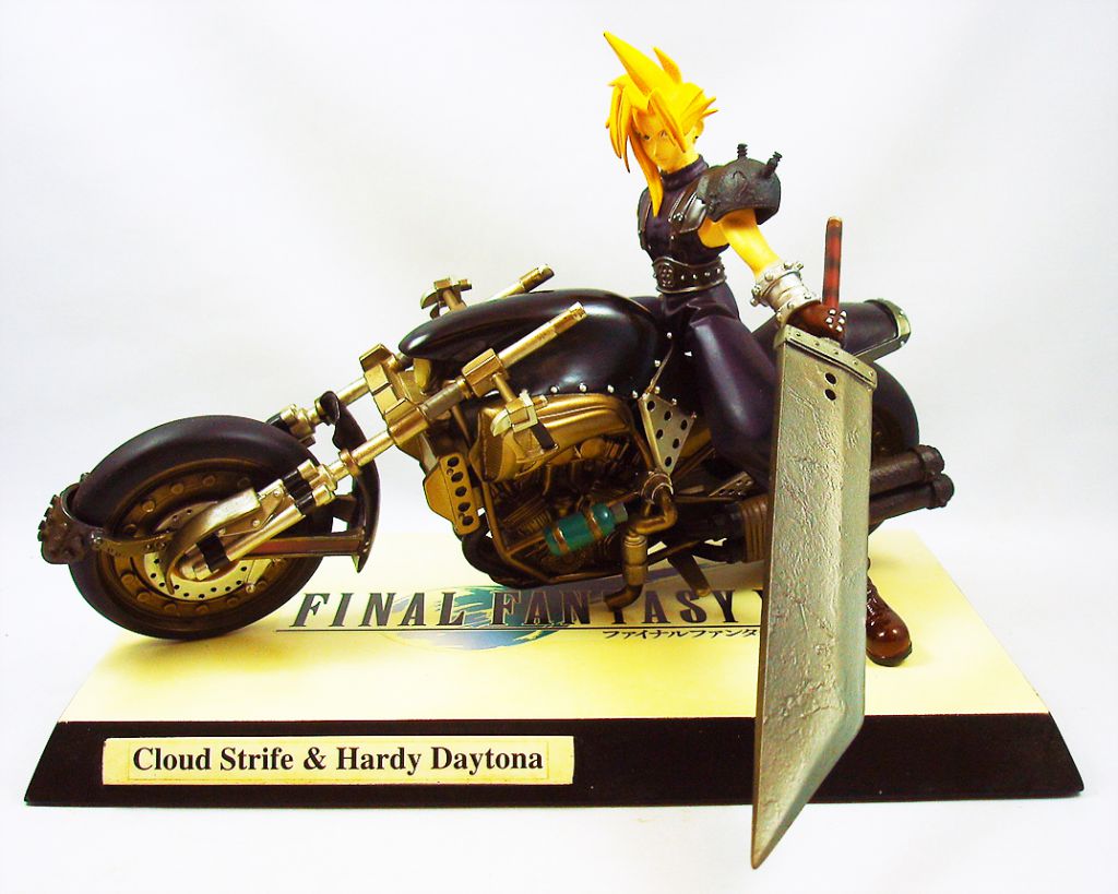 final fantasy 7 cloud statue