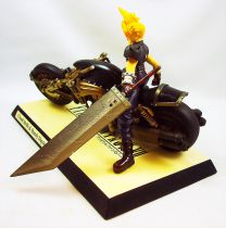 Final Fantasy VII - Cloud Strife & Hardy Daytona - Kotobukiya 1:8 scale cold-cast resin statue