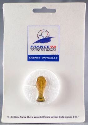 Football - Coupe du Monde Fifa France 1998 - Pin\'s Troph�e - Neuf Blister