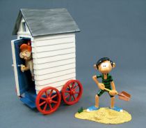 Gaston - Pixi Collector Figure - Gaston & Miss Jeanne out of her beach cabin