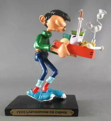Gaston - Plastoy Resin Figure - Small Chemistry Laboratory