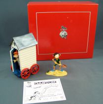 Gaston Lagaffe - Figurine de Collection Pixi - Gaston et Mlle Jeanne sortant de sa cabine de plage (Ref.4759)