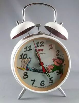 Gaston Lagaffe - R�veil M�canique Corvair - Gaston fait la sieste