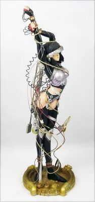Ghost in the Shell : Sea of Wires - Statue r�sine \ Hard Disc Motoko Kusanagi\ 