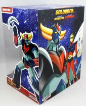  Goldorak - Plastoy - Figurine Tirelire 15cm SD Goldorak assis