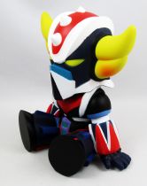  Goldorak - Plastoy - Figurine Tirelire 15cm SD Goldorak assis