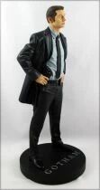 Gotham - Detective Jim Gordon - Statue r&eacute;sine 33cm DC Collectibles