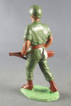 Guilbert - Modern Army - Khaki Infantry both hands on brown rifle