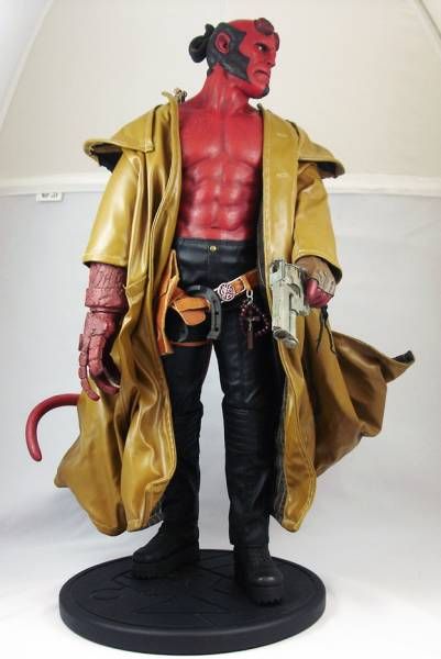 hellboy collectible figures