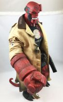 Hellboy (Mike Mignola\'s Comics) - Mezco - 18-inch Hellboy \ Battle Damaged\ 