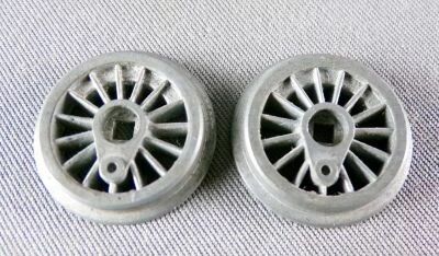 Ho 2 Roues Motrices Diam�tre 17,1mm 15 Rayons en Zamak pour Locomotive Vapeur Neuves
