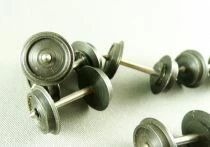 Ho 7 Essieux M&eacute;tal Bruni Diam&egrave;tre 10,7mm Longueur  24mm CC 1 Roue Isol&eacute;e