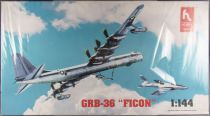 Hobby Craft HC1273 -  USAF GRB-36 Ficon USAF Bomber Aircraft 1:144 MISB
