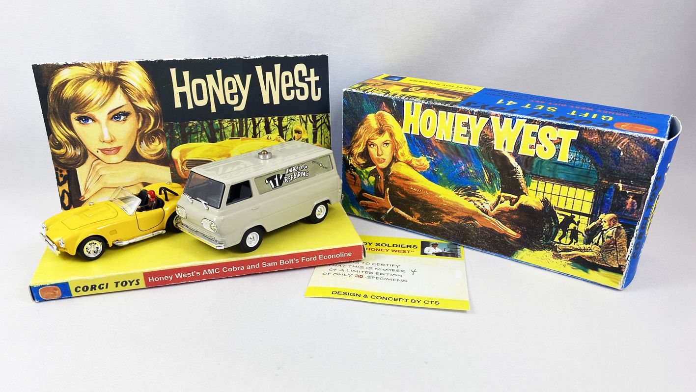 https://www.lulu-berlu.com/upload/image/honey-west---corgi-toys-gift-set-41--culfi-toy-soldiers-----honey-s-amc-ford-shelby-cobra---sam-bol-p-image-440775-grande.jpg