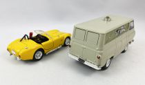 Honey West - Corgi Toys Gift Set 41 (Culfi Toy Soldiers) -  Honey\'s AMC Ford Shelby Cobra & Sam Bolt\'s Ford Falcon Econoline