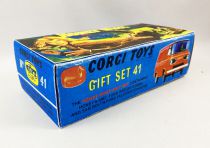 Honey West - Corgi Toys Gift Set 41 (Culfi Toy Soldiers) -  Honey\'s AMC Ford Shelby Cobra & Sam Bolt\'s Ford Falcon Econoline