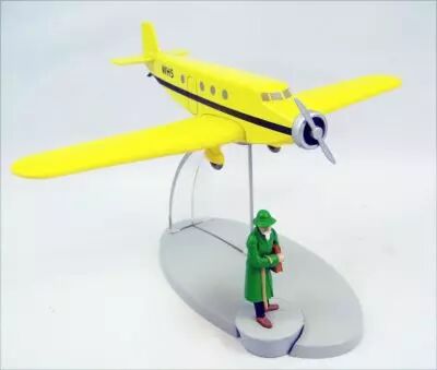 En Avion Tintin - Editions Hachette - 014 L\'avion de Bazaroff de L\'oreille cass�e 01