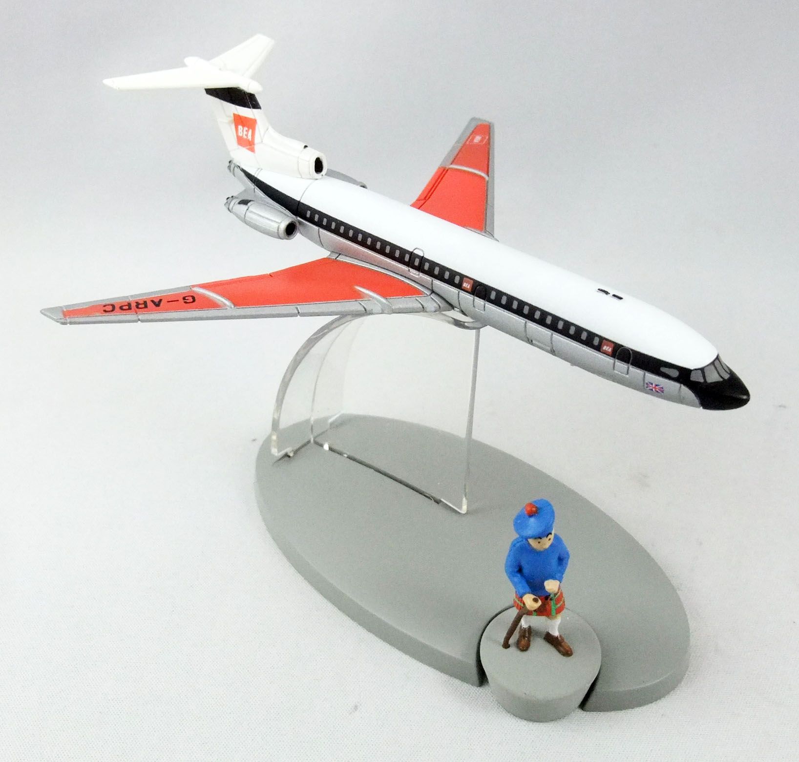 In Plane Tintin - Editions Hachette - 039 The British European Airways  Plane (The Black Island)