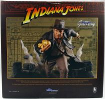 Indiana Jones - Diamond Gallery PVC Diorama - Temple Escape Indy