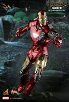 Iron Man 2 - Iron Man Mark VI - 12\  figure Hot Toys Sideshow MMS 132