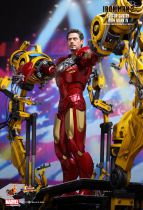 Iron Man 2 - Suit-Up Gantry w/Iron Man Mark IV - Figurine 30cm Hot Toys Sideshow MMS 160