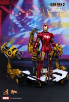 Iron Man 2 - Suit-Up Gantry w/Iron Man Mark IV - Figurine 30cm Hot Toys Sideshow MMS 160