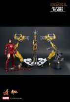 Iron Man 2 - Suit-Up Gantry w/Iron Man Mark IV - Figurine 30cm Hot Toys Sideshow MMS 160