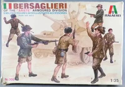 Italaerei N�305 - WW2 Bersagliers Division Blind�e Ariete 5 Figurines Neuf boite 1/35