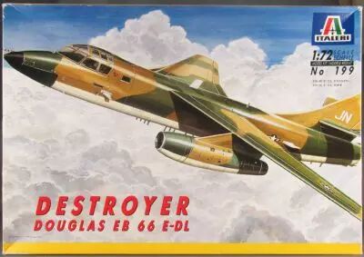 Italeri - N�199 Nam Avion Chasse USAF Destroyer Douglas EB 66 E-DL 1/72 Neuf Boit