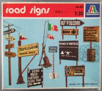 Italeri N° 403 WW2 Road Signs Signalisation Routière Militaire 1/35 Neuf Boite