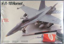 Italeri Testors - N°692 Avion Chasse USAF F/A-18 Hornet 1/72 Neuf Boite Cellophanée