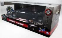 Jada Toys - Batman The Animated Series - Batmobile metal 1:24&egrave;me avec figurine Batman