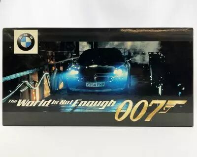 James Bond - BMW - Le monde ne suffit pas - BMW Z8 Echelle 1/18�me (neuve en boite)