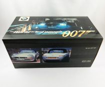 James Bond - BMW - Le monde ne suffit pas - BMW Z8 Echelle 1/18ème (neuve en boite)